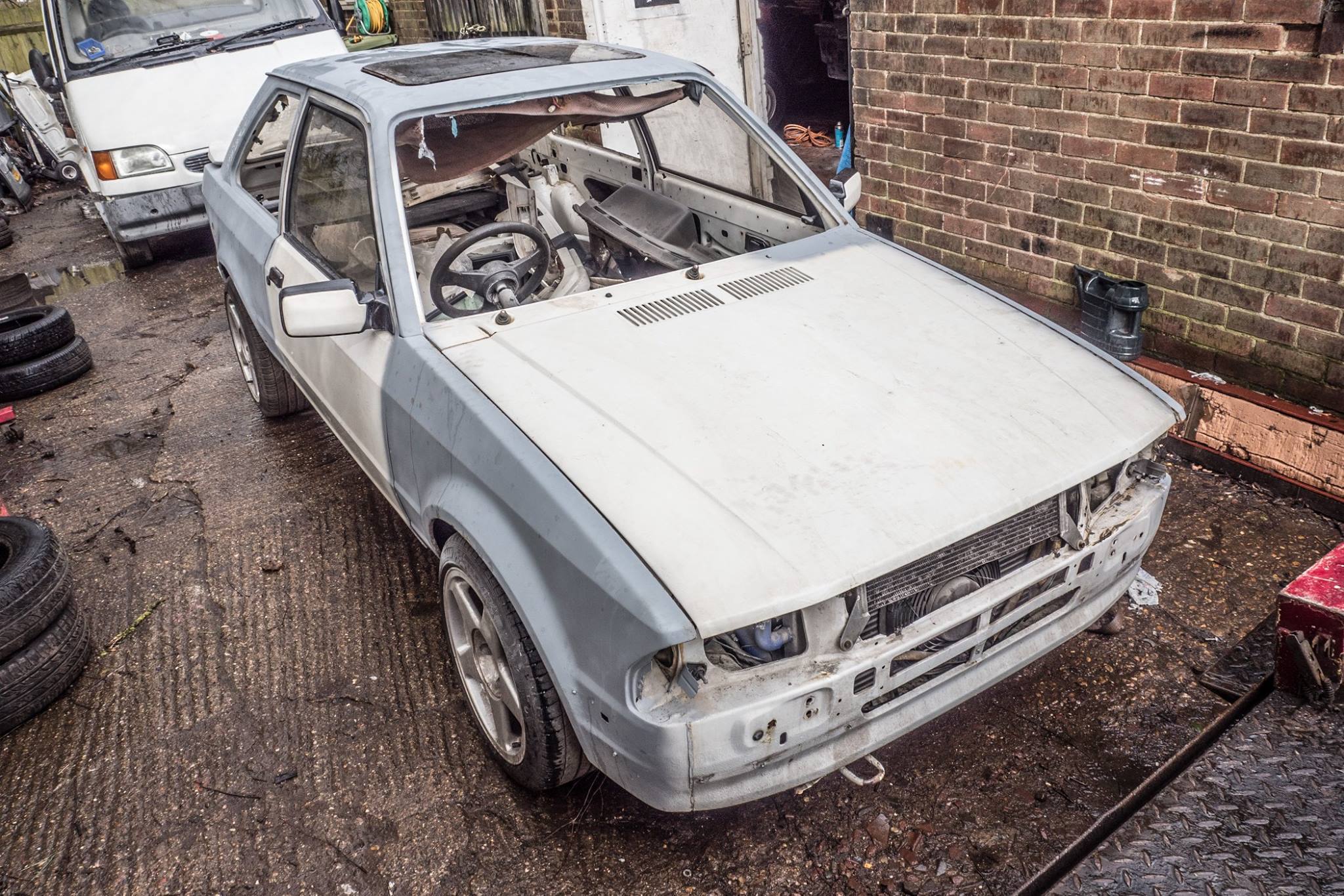 Ford Escort Mk5 shell project - restoration project Milton Keynes